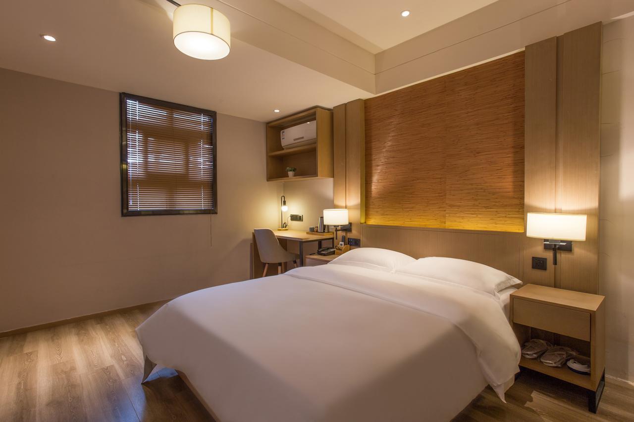 Yat House Hotel Guangzhou Bagian luar foto